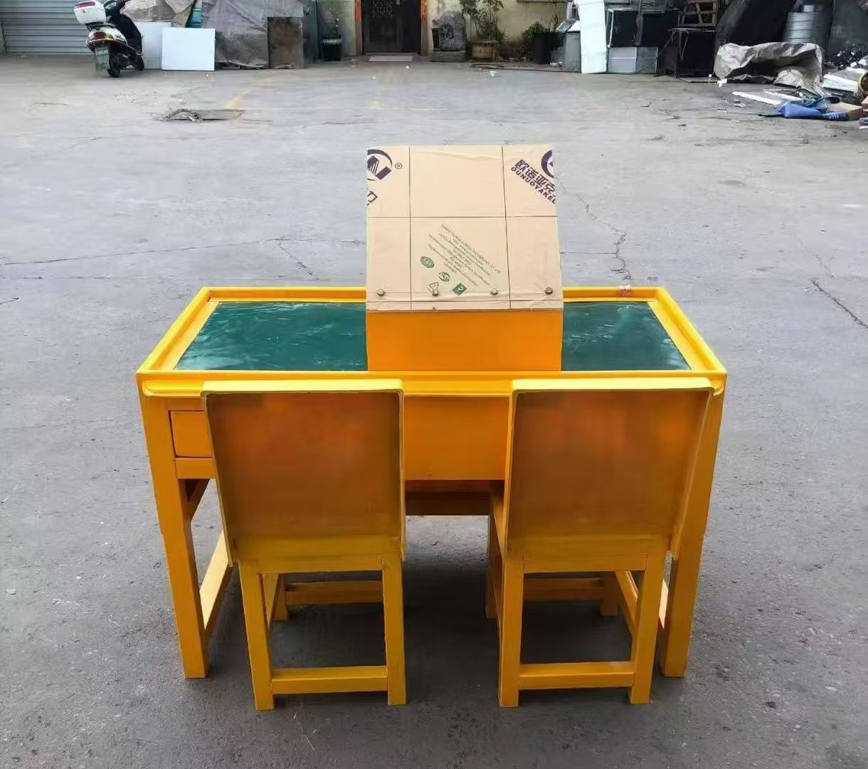 德庆防静电导通桌井下煤矿火工品发放桌：危险品流转的安全守护者